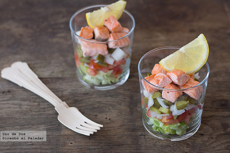 Ensalada multicolor con salmón salteado. Receta