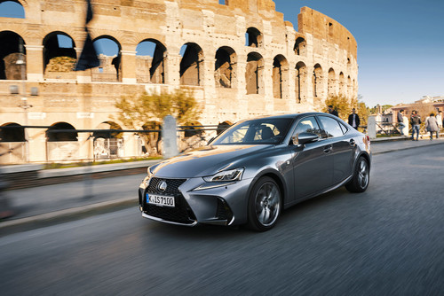 Lexus IS 300h 2017: probamos el renovado IS, más dinámico pero igual de cómodo y silencioso