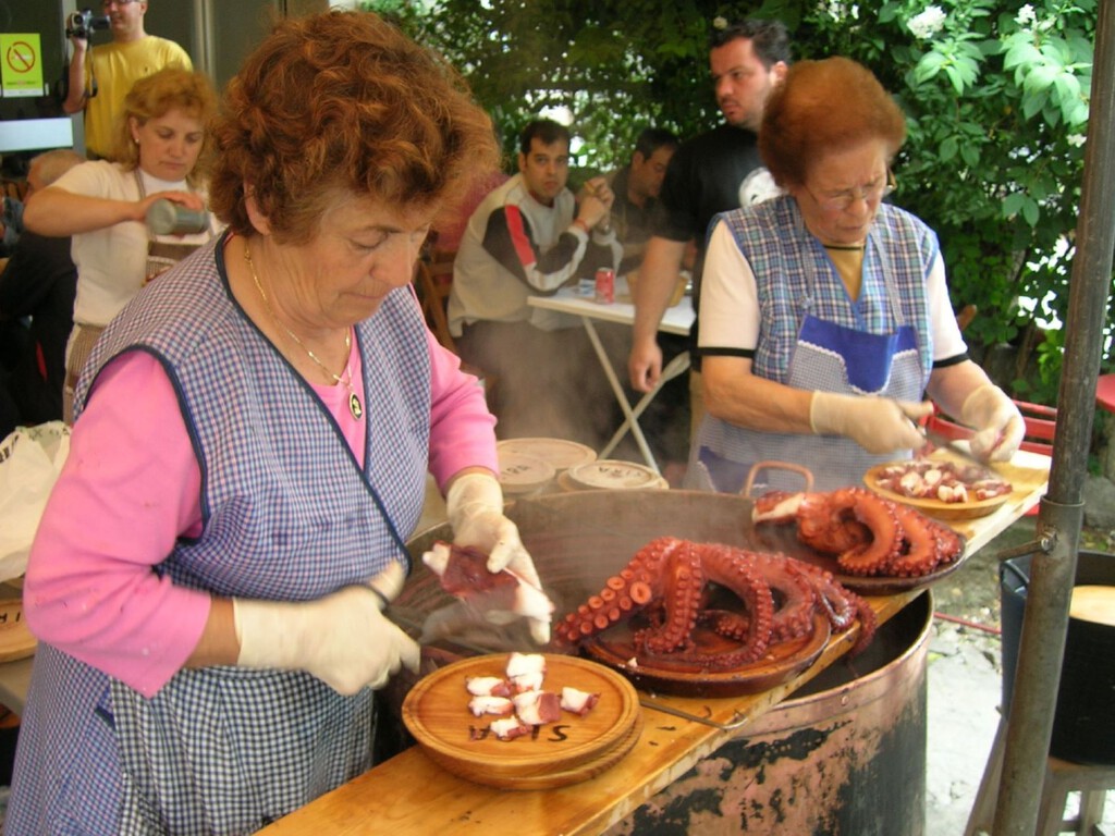 El verdadero secreto de las pulpeiras gallegas para que el pulpo a feira quede tierno: el truco no está en el pimentón ni en la sal