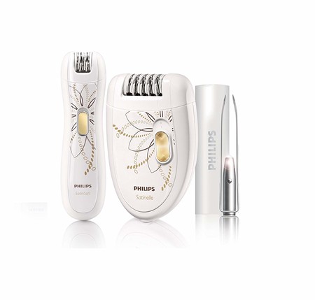 Por 35 euros en Amazon podemos hacernos con este pack de depiladora Philips HP6540/00 de tres piezas