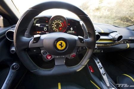 Ferrari 812 Superfast volante