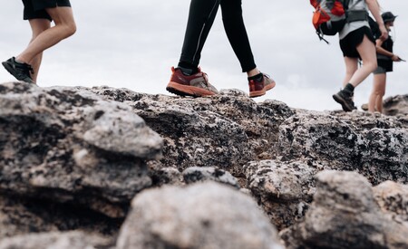 Peregrinos en el camino de Santiago: cómo elegir el mejor calzado