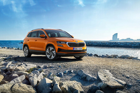 Skoda Karoq 2022 naranja acabado Style