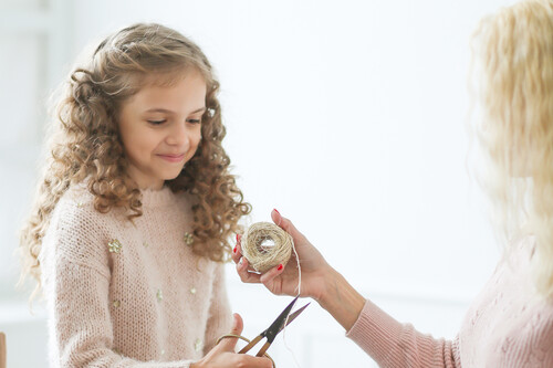 Nueve consejos para cuidar el pelo rizado de los niños