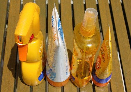 Todo lo que tienes que tener en cuenta para acertar cuando compres tu crema solar