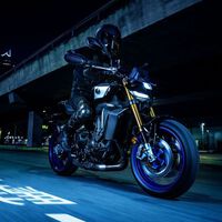 La Yamaha MT-09 SP es una de las naked más diabólicas: 119 CV, equipamiento pata negra y rediseño más deportivo