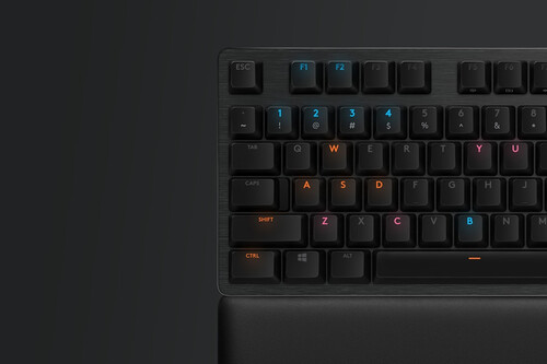 Este es el teclado que uso para trabajar y jugar: lo elegí por sus teclas, pero eso no es lo mejor que tiene 