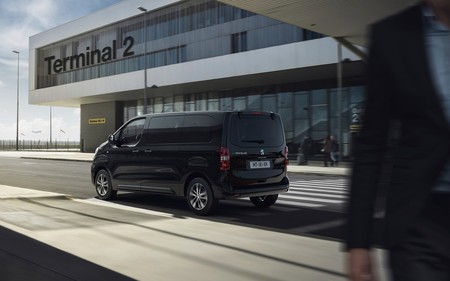 Peugeote Traveller 4