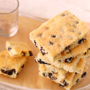 Parecen italianas, pero son inglesas y son unas galletas tan fáciles de hacer como resultonas para cualquier merienda 