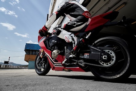 Honda Cbr1000rr Fireblade 1