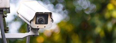 Era para proteger, mas virou guerra de privacidade: moradores dos EUA estão destruindo câmeras de vigilância nas ruas por um motivo bem específico 