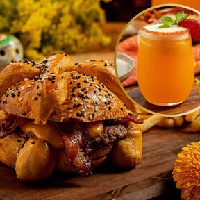 Dónde comer la famosa hamburguesa de pan de muerto: no olvides acompañarla con la bebida "Pócima de Bruja"