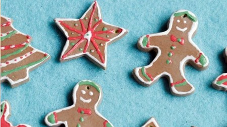 Parecen galletas pero no lo son: cómo hacer decoraciones navideñas con masa de sal con solo 3 ingredientes 