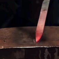 La Suzuki Katana del siglo XXI es casi una realidad, y este primer teaser lo confirma