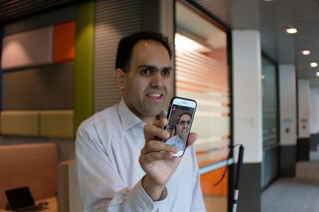Microsoft mejora las funciones de Seeing AI para iOS: ahora puede describir el contenido de las fotos con sólo pasar el dedo