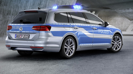 Volkswagen Passat GTE Police Car concept