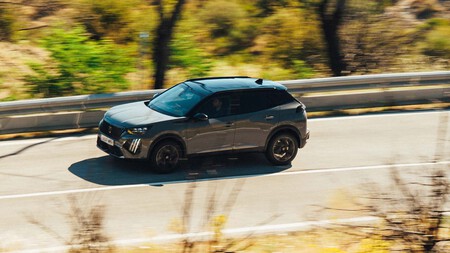 Peugeot 2008 Hybrid 2