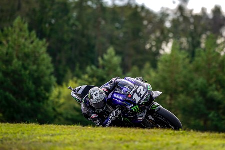 Pésima salida, sin agarre y poca confianza: los fantasmas de Maverick Viñales volvieron en Brno