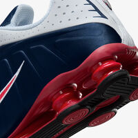 Las zapatillas retrofuturistas más icónicas de Nike, en el outlet de la marca a mitad de precio