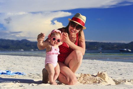 Gafas de sol en bebés y niños: por qué deben usarlas y cómo elegirlas