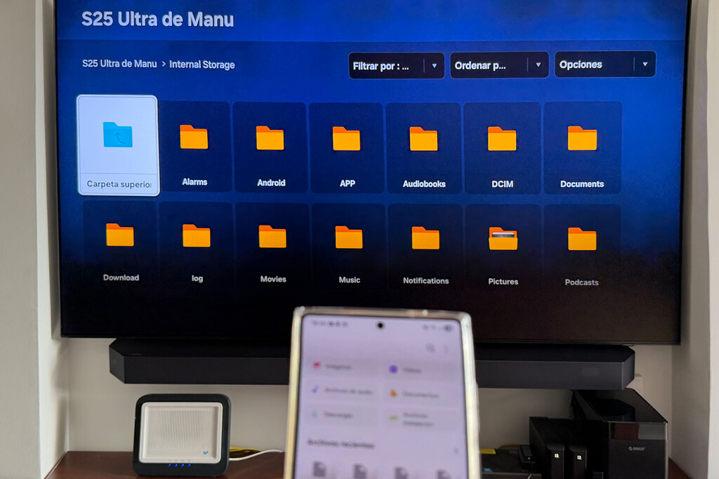 Si tu tele y tu smartphone son de Samsung, puedes navegar por los archivos del móvil a pantalla grande sin cables o dispositivos extra 