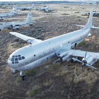 Si siempre soñaste con tener tu propio avión de la Guerra Fría por 30 euros, tenemos buenas noticias para ti