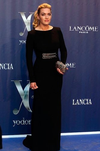 Kate Winslet se arrima a nuestras famosas patrias en los premios 'Yo, Dona'