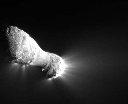 Las 5 imágenes del Hartley 2: por primera vez vemos un cometa de tan cerca