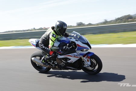 La BMW S 1000 RR ya está disponible con el kit de ruedas M Performance, una dieta a base de fibra de carbono