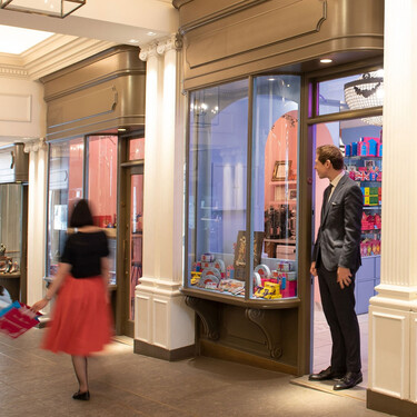 Echa el cierre la bombonería centenaria de Londres que gustaba a Lady Di y en Harrods: no ha soportado el aumento del precio del cacao 