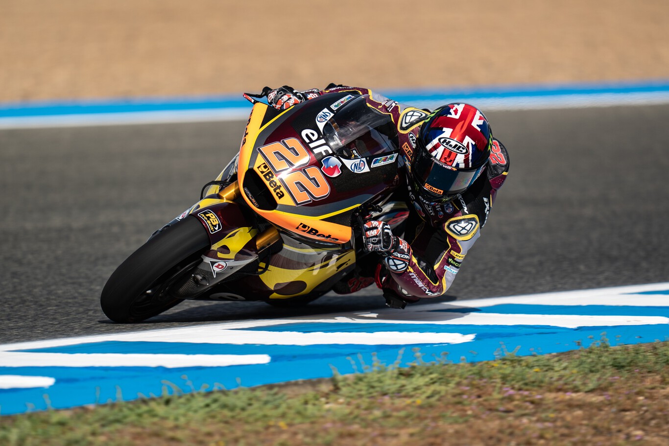 Sam Lowes sale de la crisis ganando en Jerez y Pedro Acosta es el nuevo líder del mundial de Moto2