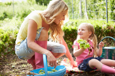 Haz jardinería con tus hijos: todo son beneficios