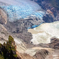 El turismo de Instagram se ha obsesionado con glaciares y auroras boreales. Un tsunami más grande que la Torre Eiffel invita a darle una vuelta a la idea 