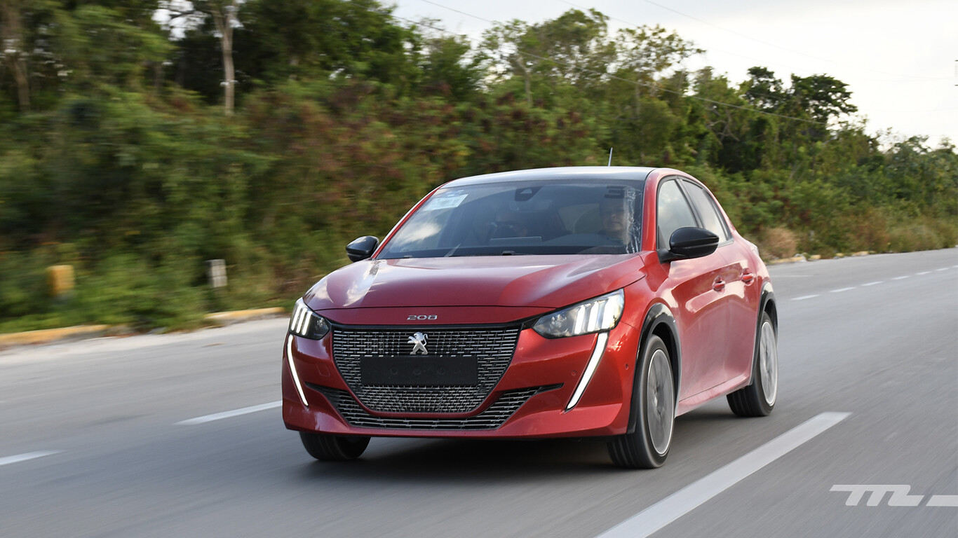 Peugeot 208 2022, al volante del hatchback que saca las garras frente a los premium (+ video)