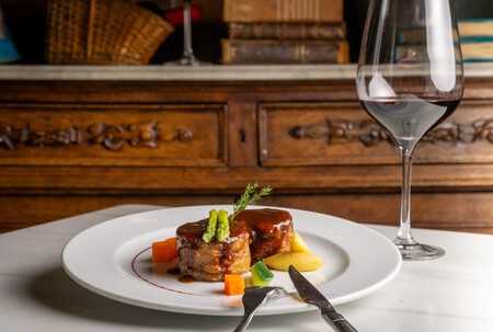 Casa Duque Manitas De Cerdo Rellenas De Boletus Y Pinones
