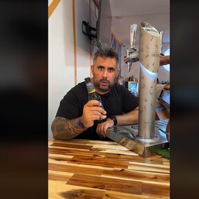 “No pidáis tercios o quintos”: la advertencia de un camarero  a los que siempre piden la cerveza en botellín 