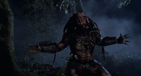 Predator deja en pañales a Jason Voorhees en Mortal Kombat X con un fatality que parte cabezas