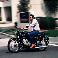 Steve Jobs era tan motero que tenía una BMW R60. Fue la moto que definió la filosofía de Apple hasta hoy 