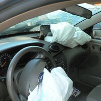 EE.UU. quiere llamar a revisión a 52 millones de coches por airbags potencialmente mortales. Las marcas se niegan 