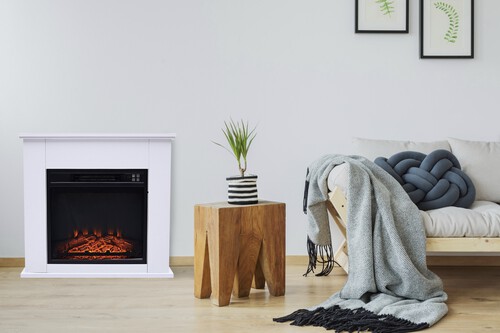 Si vives en un piso puedes tener chimenea para no pasar frío: estos modelos no necesitan obras y funcionan sin salida de humos