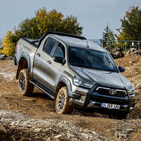 Nueva Toyota Hilux: la incombustible pick-up estrena motor de 204 CV y parte de los 31.715 euros en España