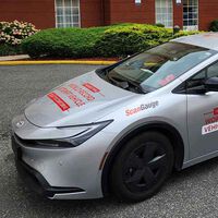 ¿Son los híbridos los nuevos diésel? El nuevo Toyota Prius fulmina el récord mundial de eficiencia recorriendo más de 5.000 km con un consumo ridículo