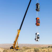 Honda ha colgado tres coches de una grúa en medio del desierto. El objetivo es que dejes de pensar que el único todoterreno irrompible es el Toyota Land Cruiser