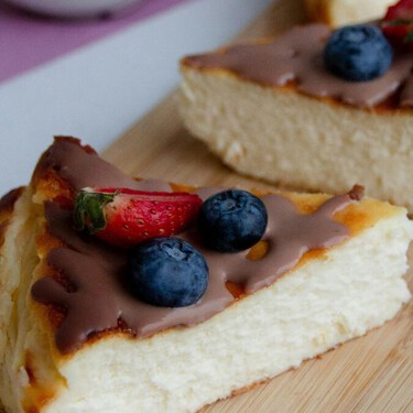 Cómo hacer cheesecake de plátano con 4 ingredientes: el postre más cremoso sin harina ni azúcar en freidora de aire