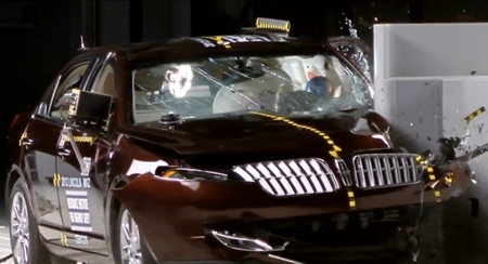 Lincoln MKZ nueva prueba de choque semifrontal IIHS
