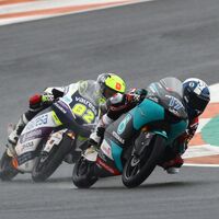 John McPhee navega hacia la pole en Cheste y Jaume Masià tendrá que remontar para mantener sus aspiraciones