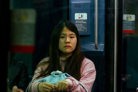 Así se pueden eliminar las dominantes de color en las fotografías con el modo de fusión 'Dividir'