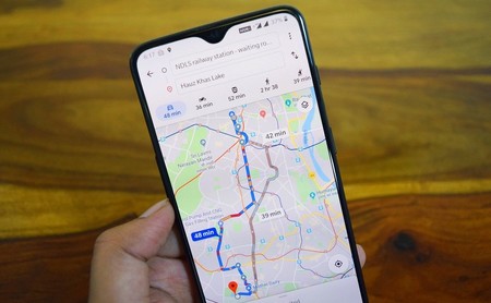 Este artista asegura haber creado un falso atasco en Google Maps con una carretilla cargada de móviles