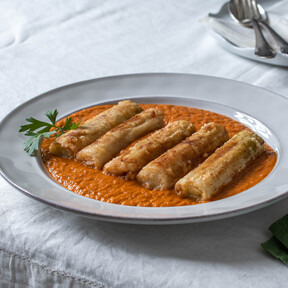 Puerros rebozados en salsa de verduras, mi versión de la receta de Arguiñano que es perfecta para las comidas de diario