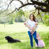 Dio a luz a tres bebés en el mismo año (y no son trillizos)